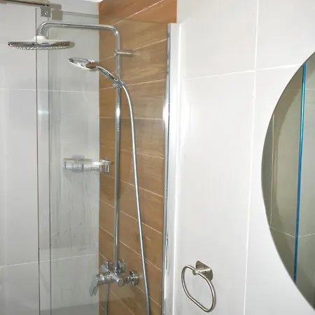 Fame - 公寓 Përmet