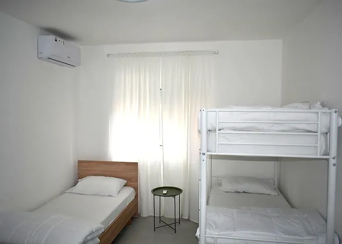Apartment Fame -