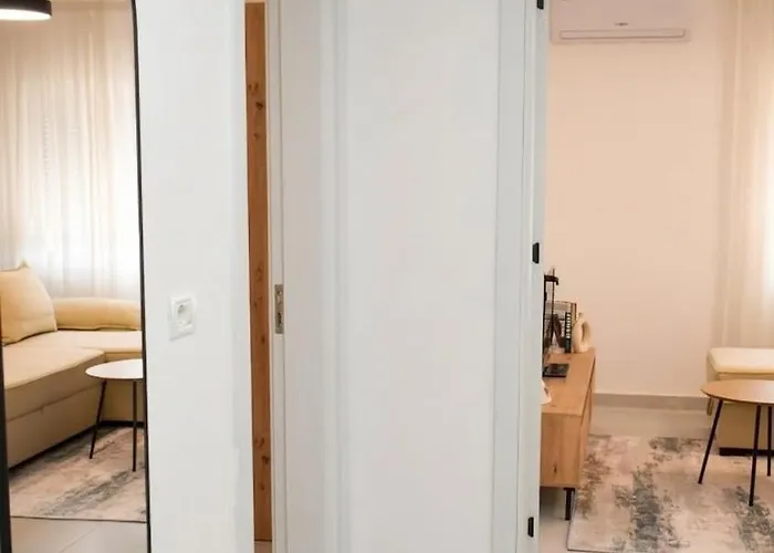Apartment Fame - *